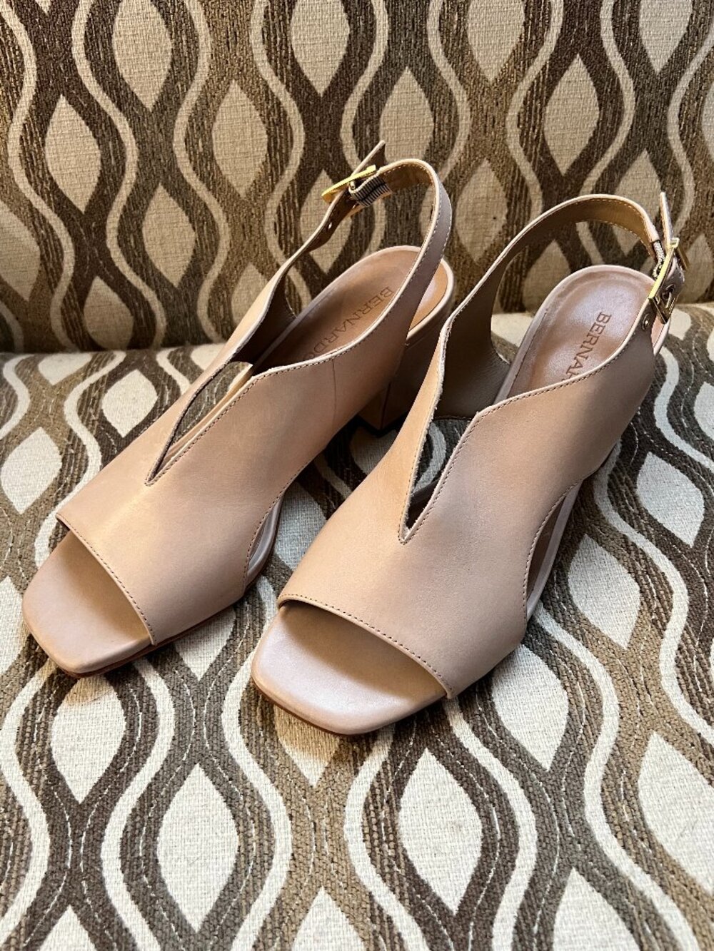 Bernardo Bedford NIB Size 8